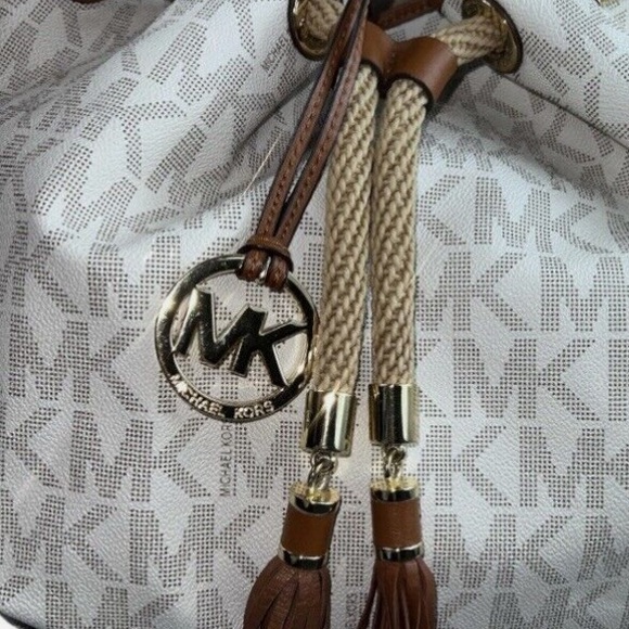 Michael Kors large drawstring bucket shoulder bag - Picture 2 of 13